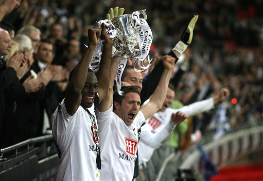 足球中超前锋获月最佳，进球效率惊人（中超前锋当选月度最佳，进球效率惊艳）