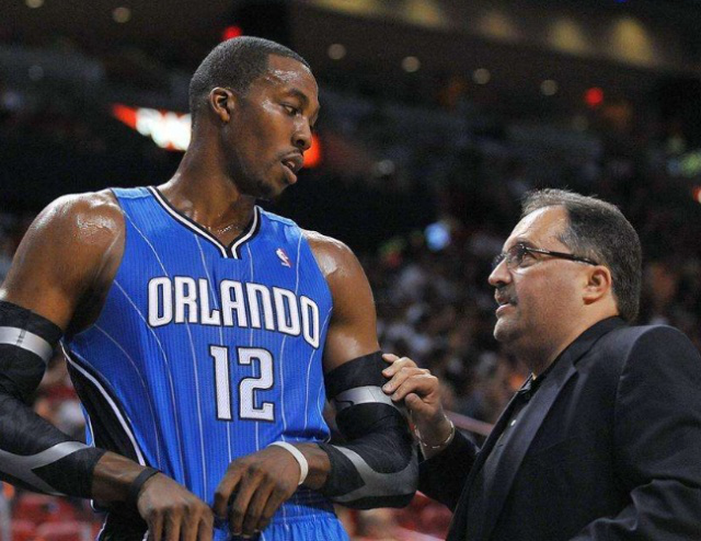 詹姆斯关键时刻稳住节奏（詹姆斯在关键时刻稳控比赛节奏）