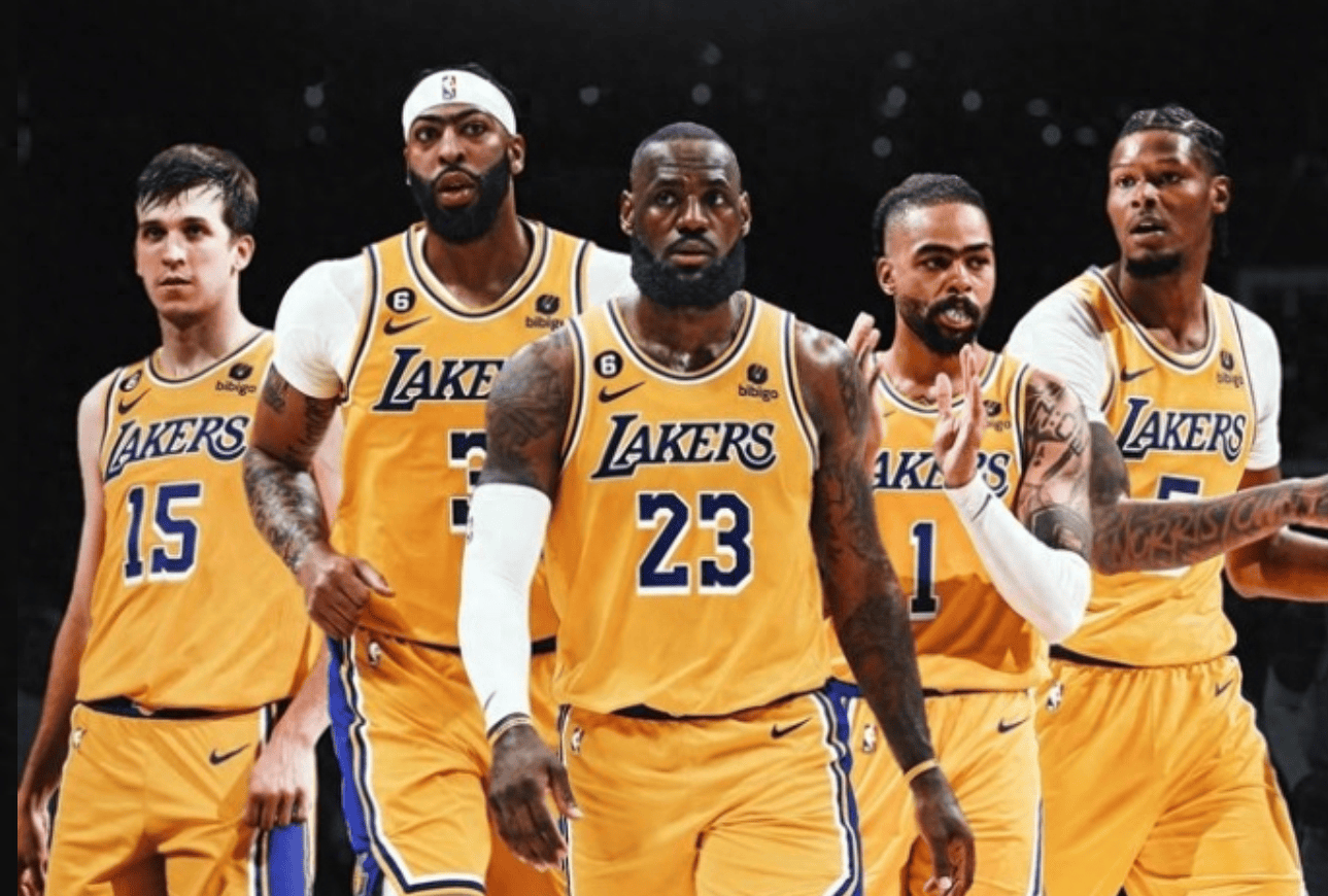 U21女排世锦赛：中国女排强势晋级，与美国队的巅峰对决锁定小组第一（U21女排世锦赛：中国女排强势晋级，与美国巅峰相遇锁定小组头名）