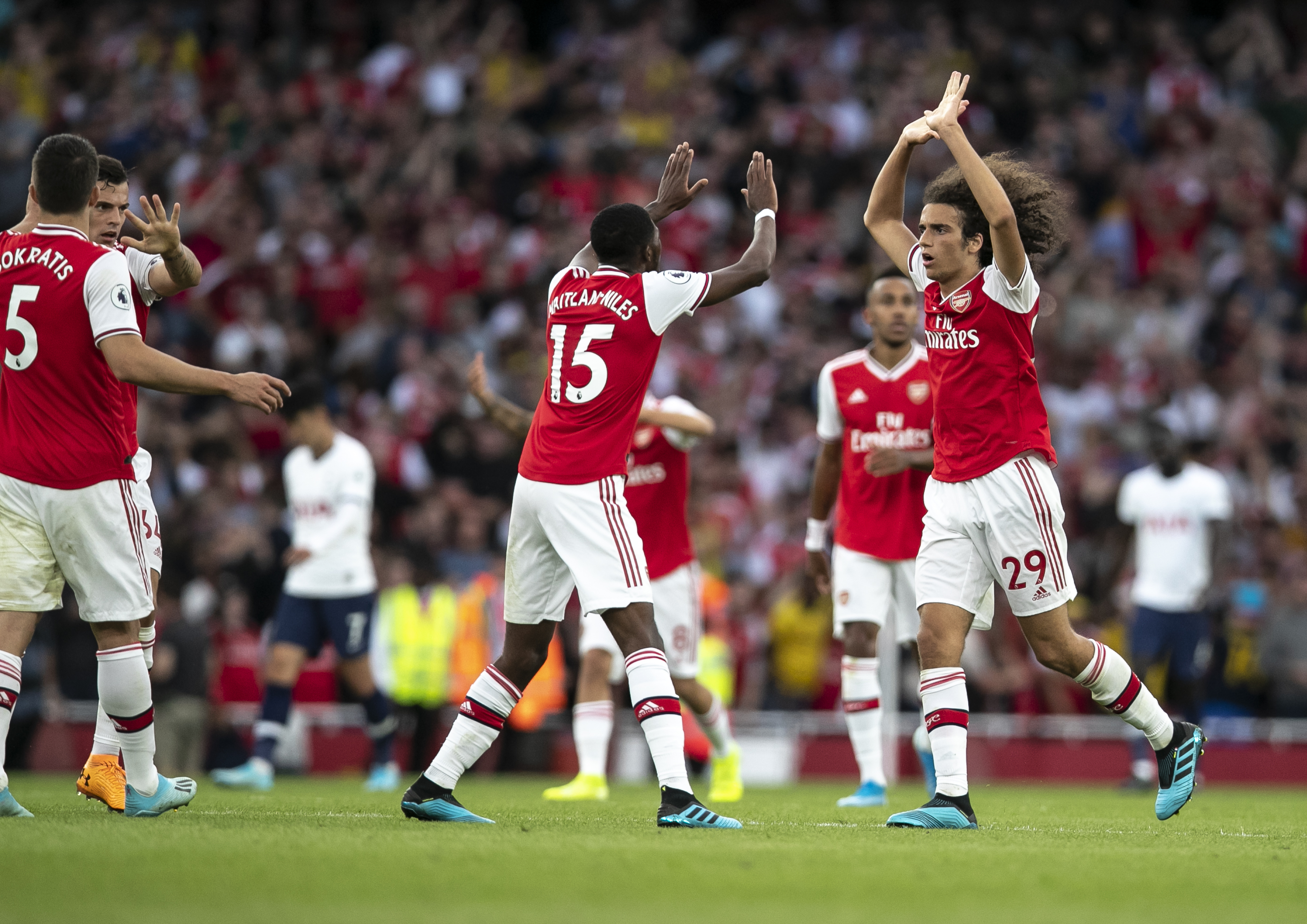 剑南春丨国米2-0拉齐奥登顶，劳塔罗闪击，博尼破门（剑南春丨国米2比0击败拉齐奥登顶榜首，劳塔罗闪电破门，博尼建功）