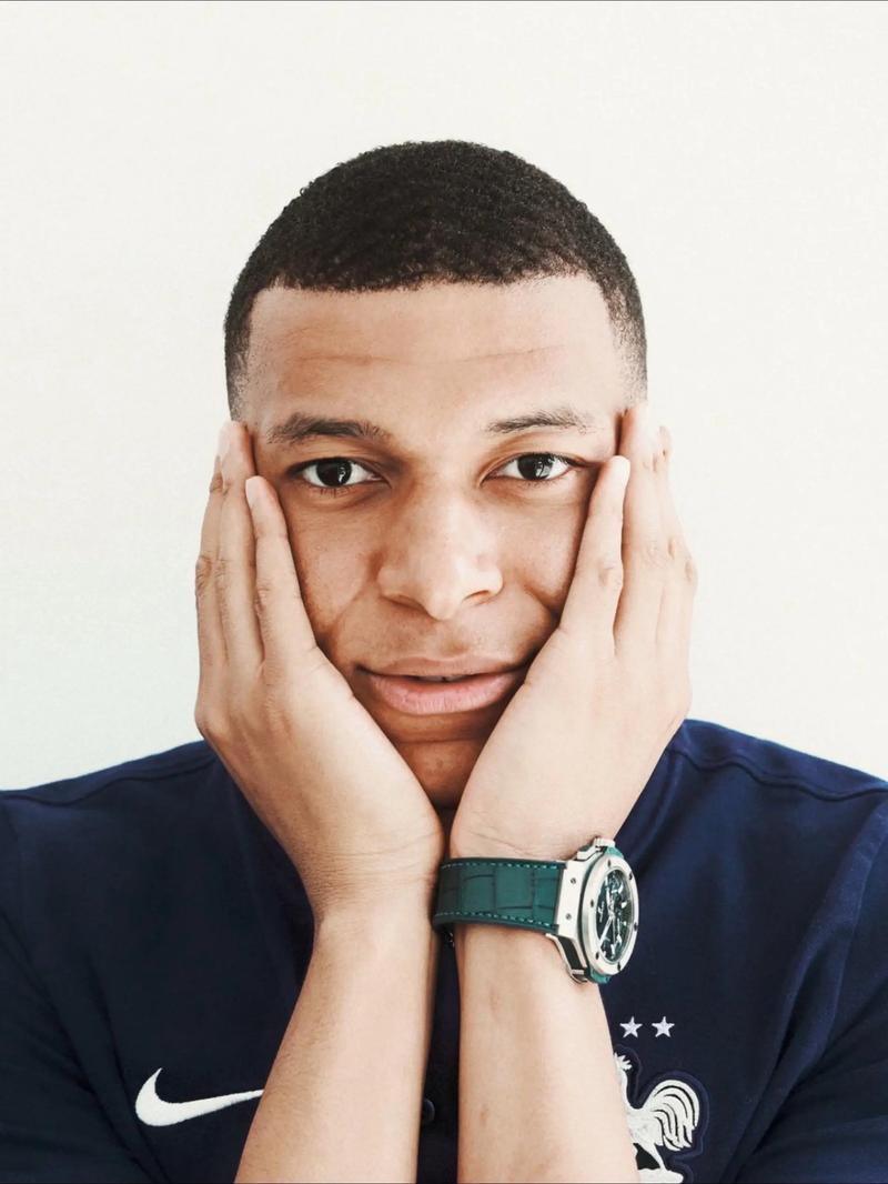 詹姆斯：我们有时能匹配对手的活力 有时不能 要从每场比赛中提升（詹姆斯：球队能量起伏不定，需从每场比赛中进步）