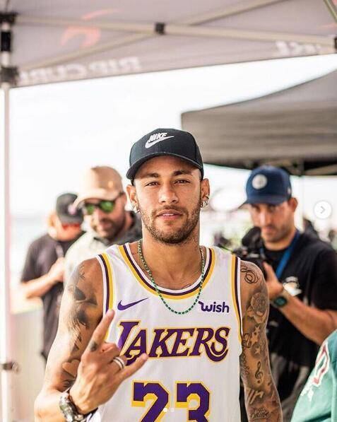 杨鸣谈辽宁男篮新赛季揭幕战：想把最好精神面貌展现给大家（杨鸣：新赛季揭幕战要让辽宁男篮展现最佳精神风貌）