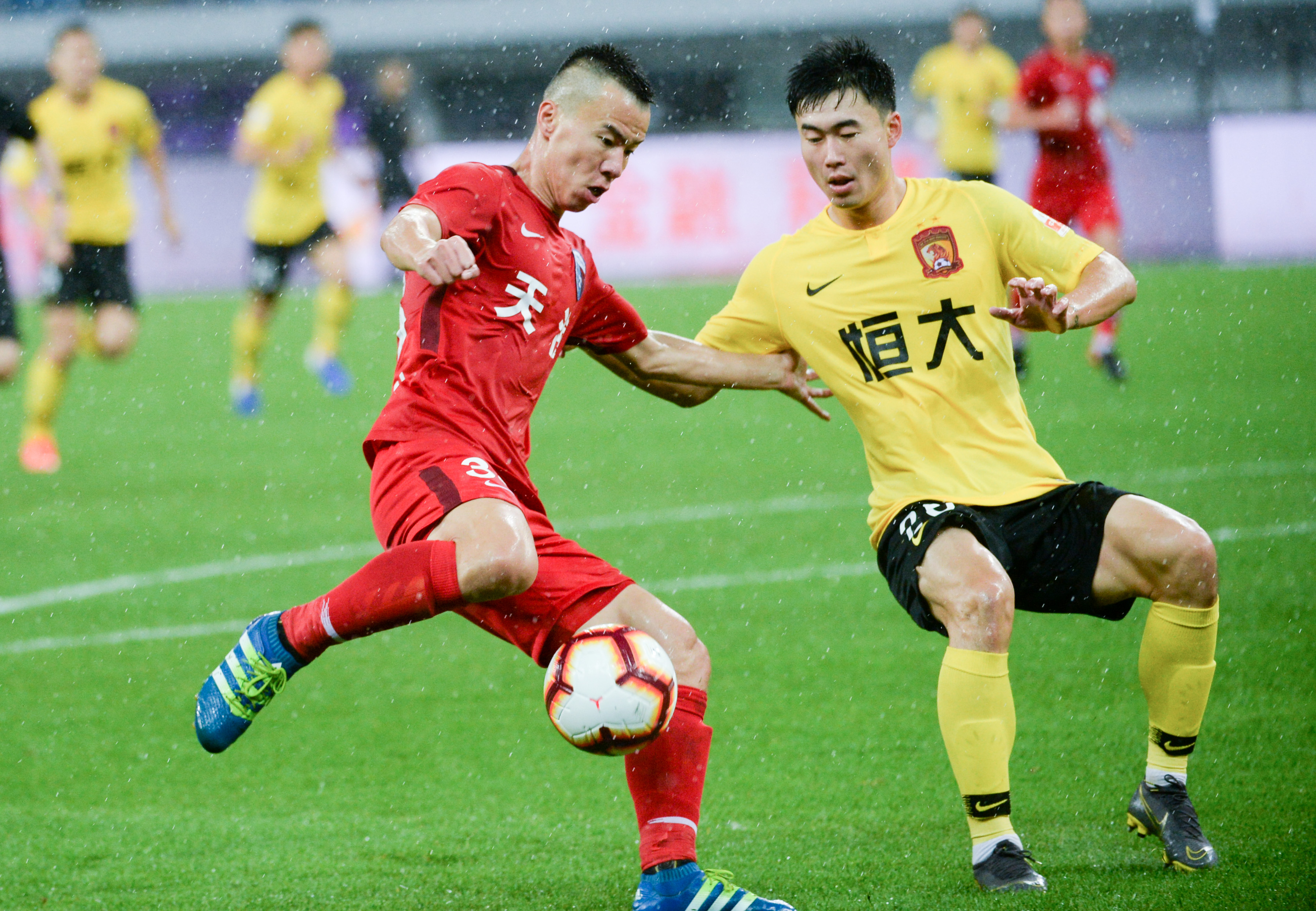 1-3不敌阿森纳，拜仁新赛季各项赛事首次输球（阿森纳3-1力克拜仁，后者新赛季各项赛事首败）