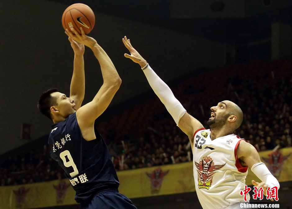 巴萨官方：欧冠对法鹰为高风险，将启动客队球迷安全管控预案（巴萨官宣：欧冠对阵法鹰被列为高风险，将启动客队球迷安保预案）