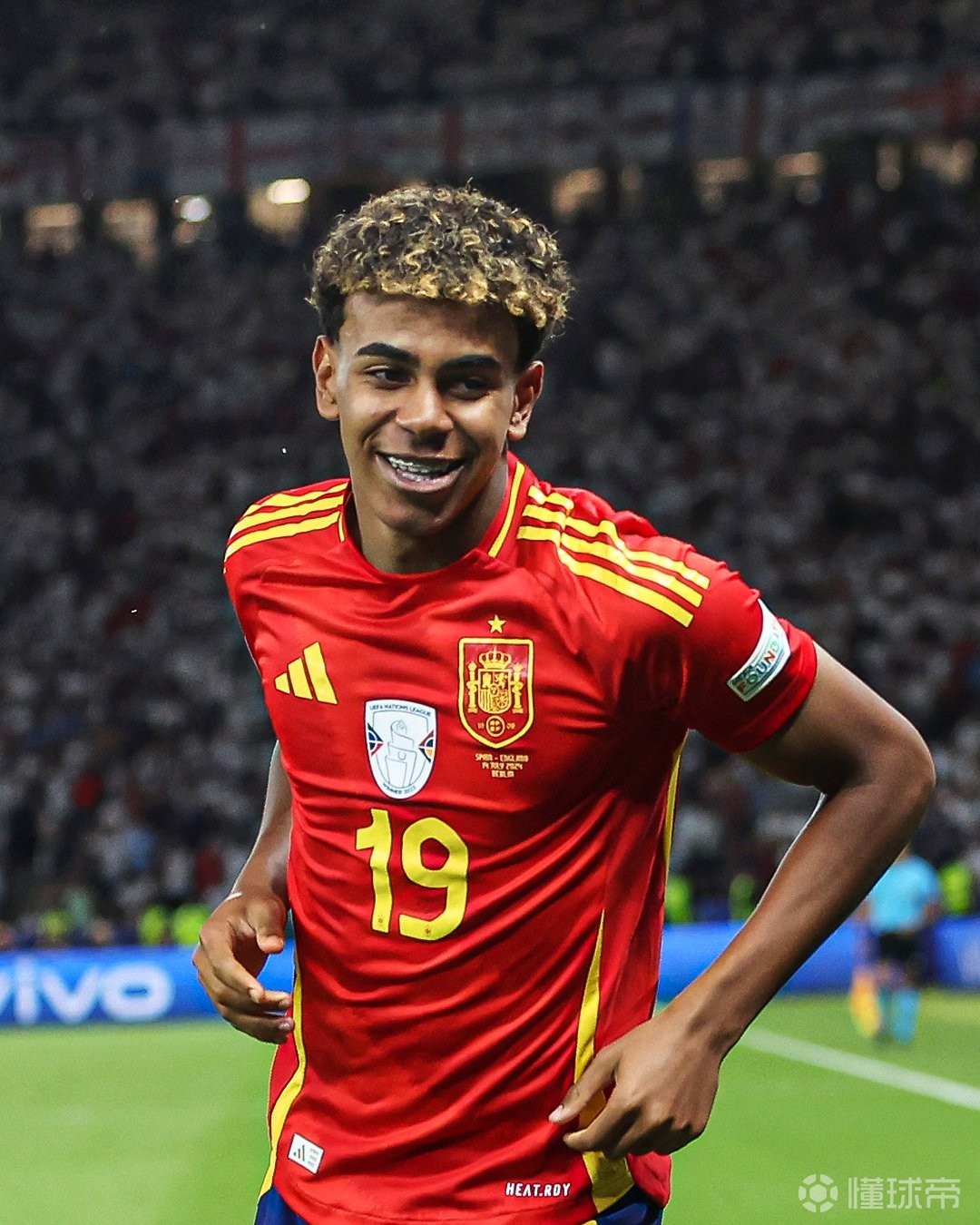 足球这项运动陪伴了我整个初高中，今天我十八岁了，...（今日十八，足球见证我的初高中）