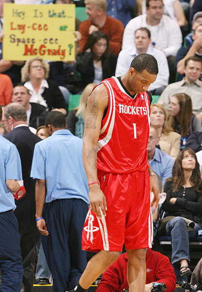 意媒：国米想让后防线年轻化，有意引入格伊、阿克或于帕（意媒：国米推动后防年轻化，相中格伊、阿克与于帕梅卡诺）