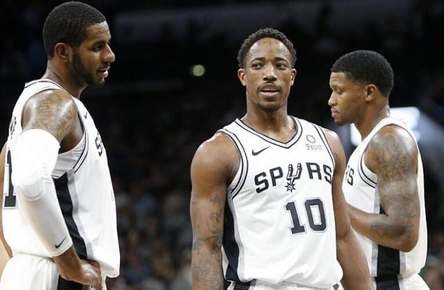 同样是前锋，差距太明显（同为前锋，高下立判）