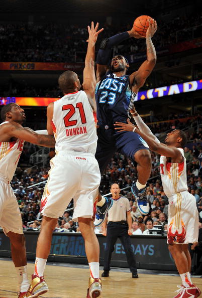 米切尔·罗宾逊赛季表现分析：进攻篮板率32%（米切尔·罗宾逊本赛季解析：进攻篮板率32%）